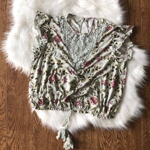 Women’s xhilaration floral crop top